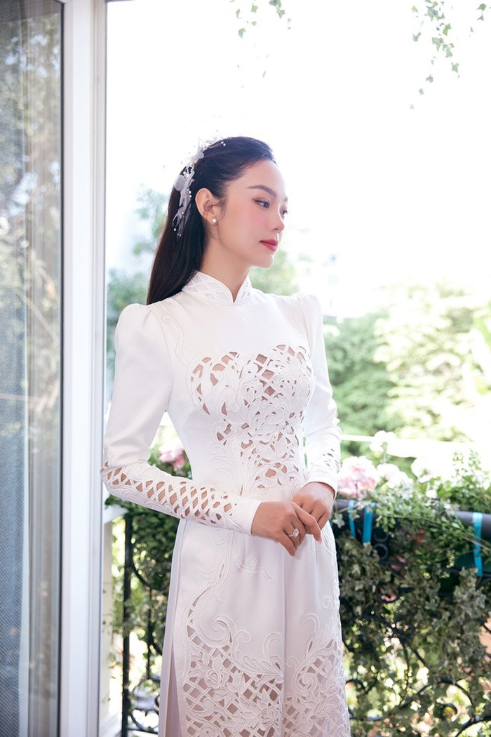 Trang Trần bênh vực Minh Hằng chuyện 'giấu chồng': 'Người ta giàu người ta ăn phòng riêng bé ơi!'