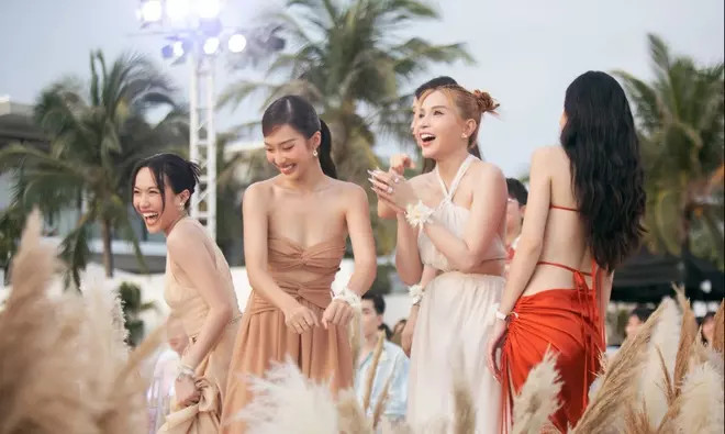Chưa 'hồi dáng' được bao lâu, Khả Ngân lại quay về với body gầy đến báo động