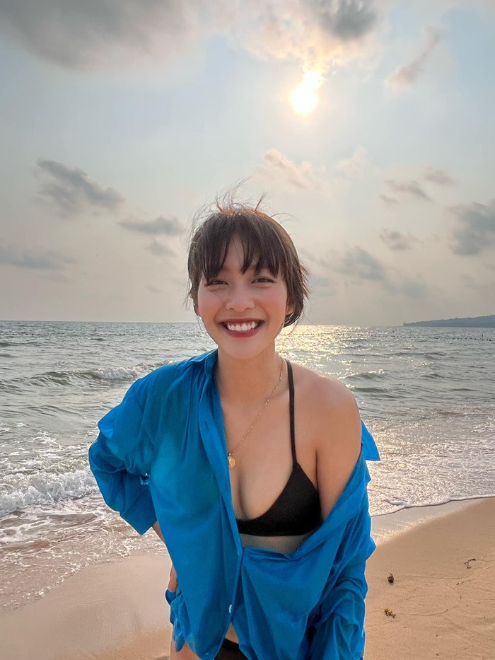 Chưa 'hồi dáng' được bao lâu, Khả Ngân lại quay về với body gầy đến báo động