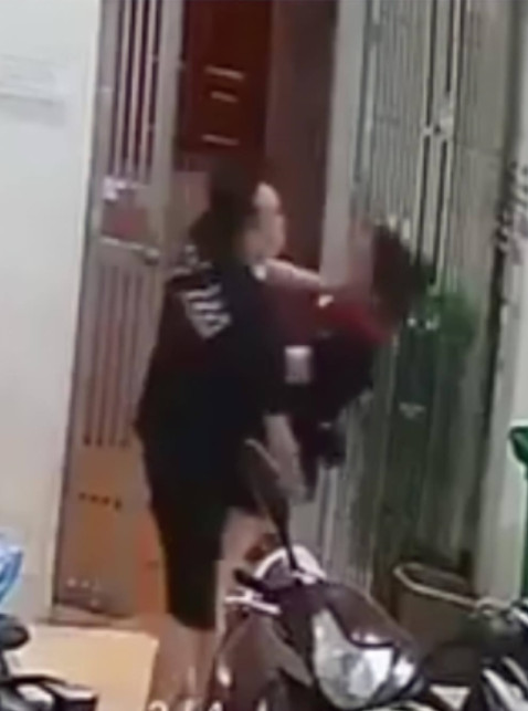 Công an Hà Nội vào cuộc xác minh vụ cô gái bị gã thanh niên xông vào nhà trọ sàm sỡ Ảnh 3