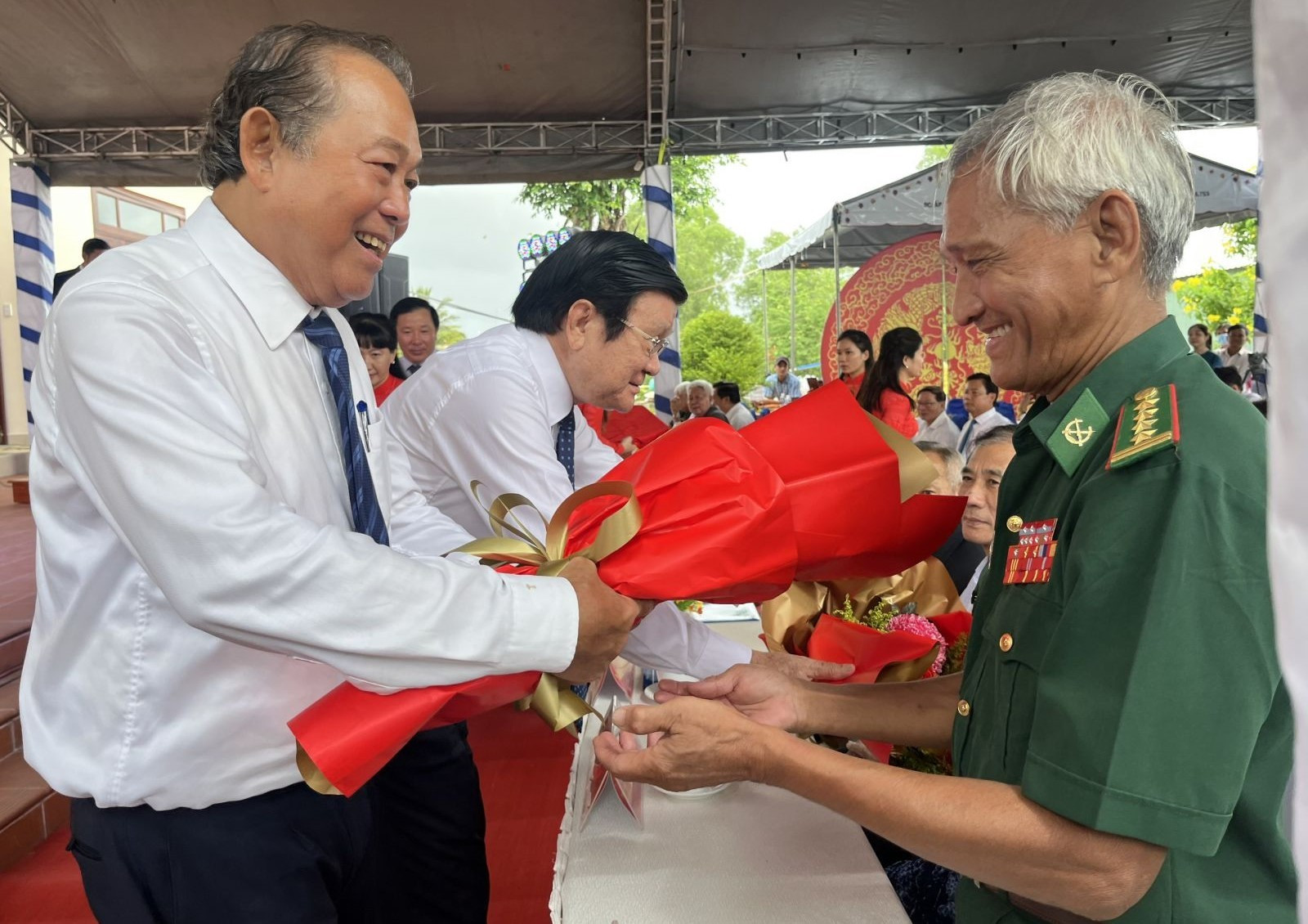 huong-den-ngay-tbls-1-1658733111.jpeg