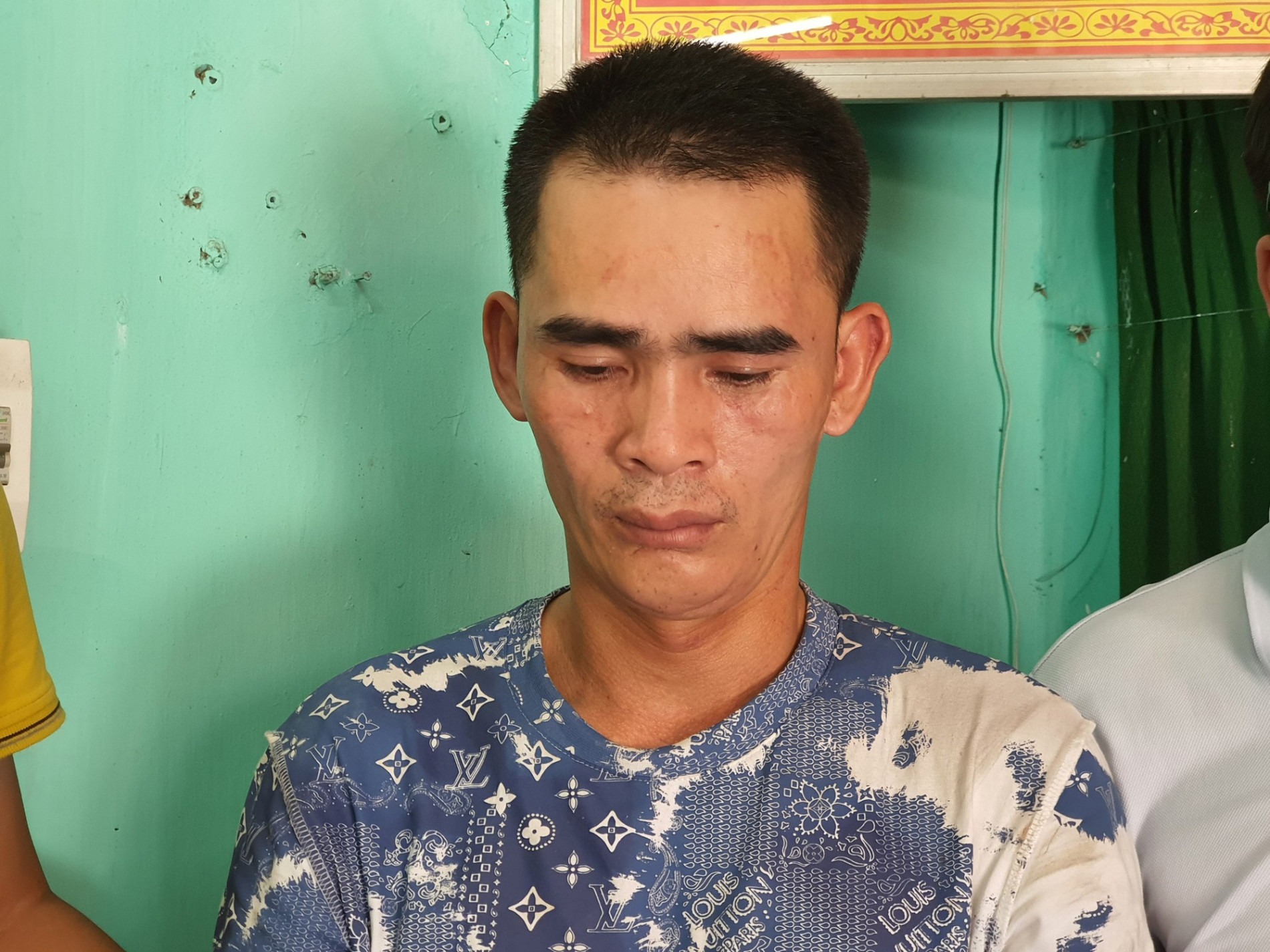 Bắt "siêu trộm" đột nhập nhà dân lấy 1,7 tỷ đồng rồi đưa về nhà mẹ ruột cất giấu - Ảnh 1.