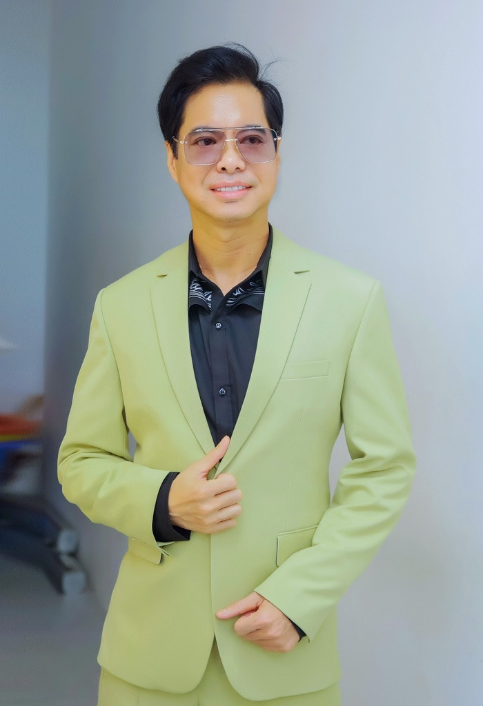 Hồ Văn Cường 'lột xác' ngoạn mục, danh ca Ngọc Sơn hết lời khen, khán giả nhiệt tình tặng vàng Ảnh 1