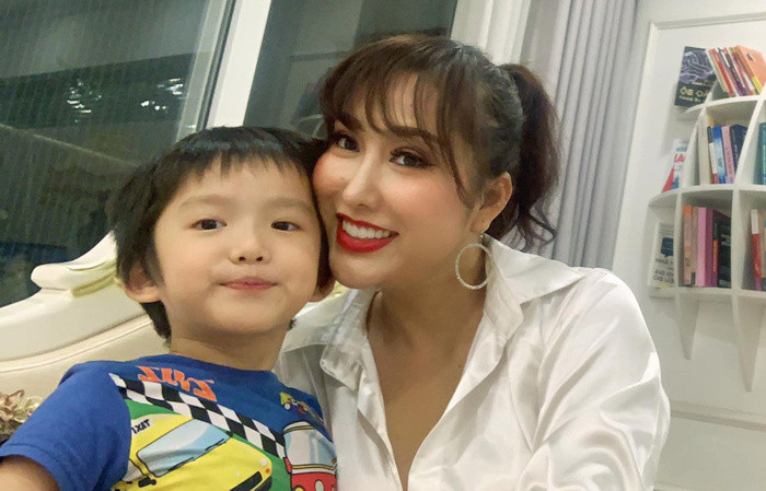 Con trai hỏi 'không có cha à?' và đây là cách ứng xử của Phi Thanh Vân Ảnh 6
