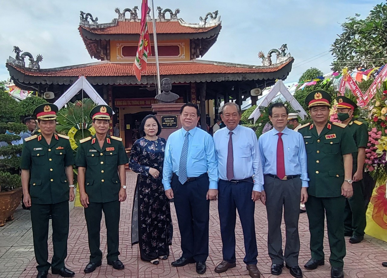 tuong-niem-truong-dinh-2-1661128088.jpg
