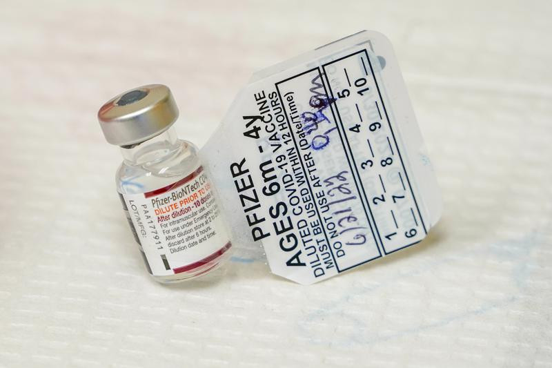 Vaccine Covid của Pfizer đạt hiệu quả 73% cho trẻ dưới 5 tuổi - Ảnh 1.