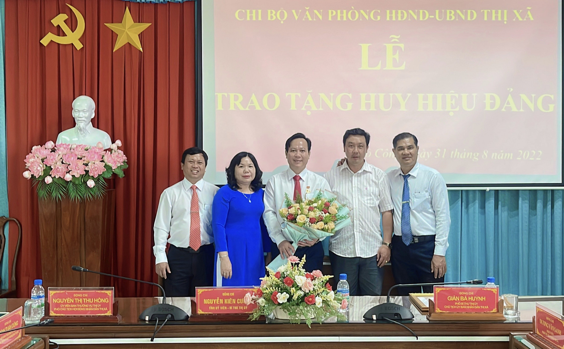 tien-giang-trao-tang-anh-5-1662258168.jpg