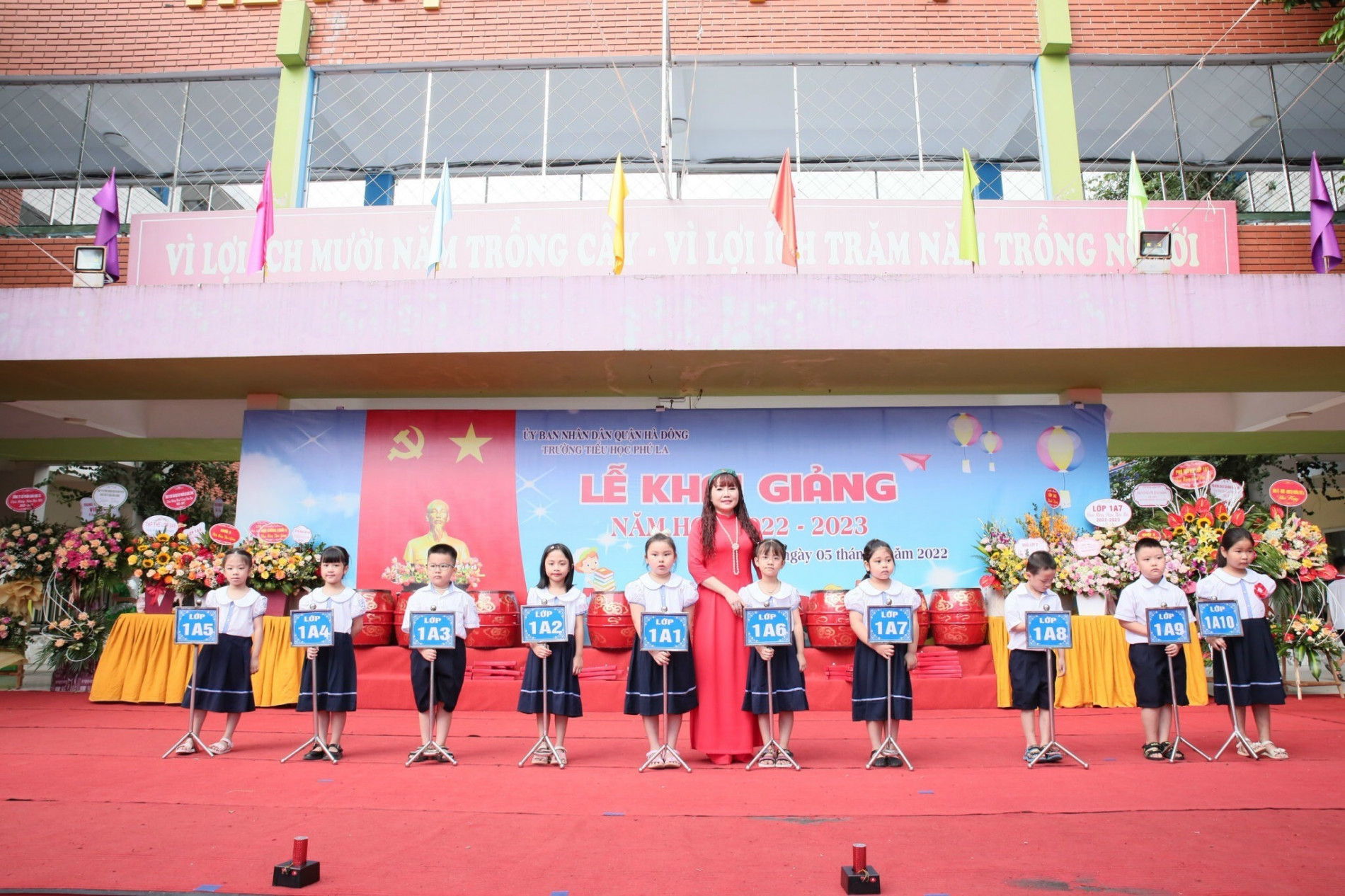 dai-dien-nhung-lop-1-dau-tien-cua-nam-hoc-moi-1664006675.JPG