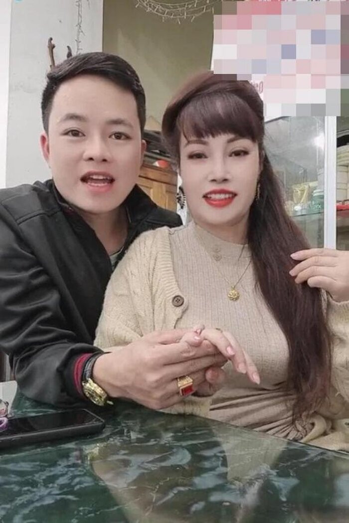 Sau 4 năm 'đập đi xây lại', nhan sắc cô dâu Thu Sao U70 ngày càng trẻ đẹp khó tin Ảnh 9