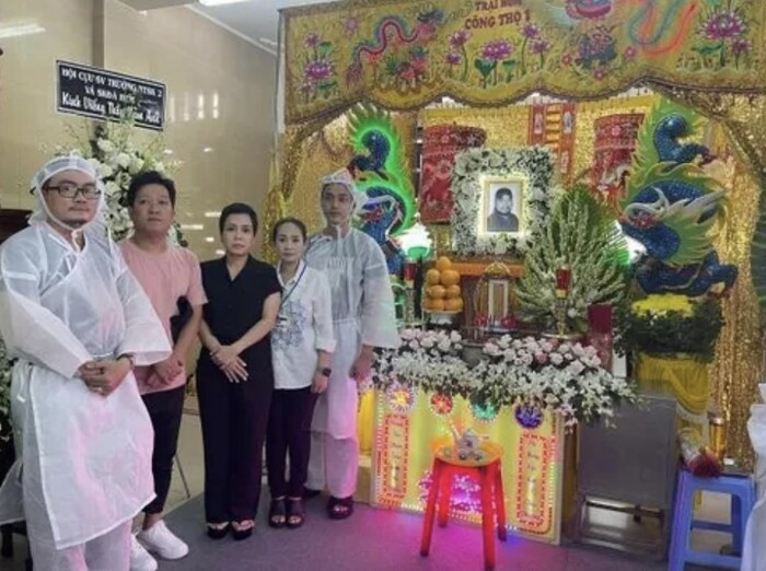 Trường Giang không giấu nổi xúc động, Việt Hương suy sụp trước linh cữu nghệ sĩ Nam Anh Ảnh 4
