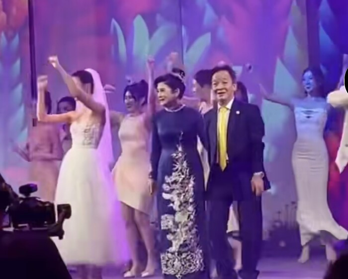 Bầu Hiển nhảy 'cực sung' mừng hạnh phúc trong ngày cưới của Đỗ Mỹ Linh - Đỗ Vinh Quang Ảnh 2