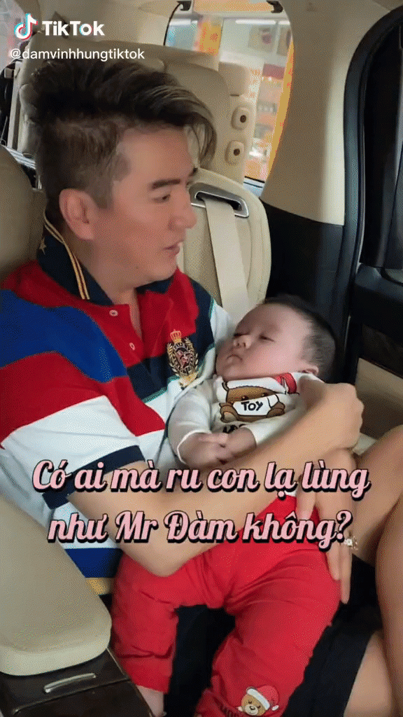 Biểu cảm '10 như 1' của bé Polo khi nghe Đàm Vĩnh Hưng hát ru trên xe Ảnh 2