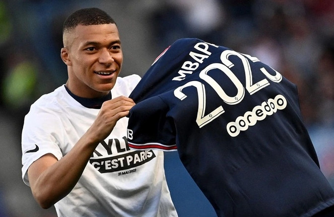 Lần đầu hé lộ: PSG phải chi số tiền khổng lồ để giữ chân Mbappe - Ảnh 1.