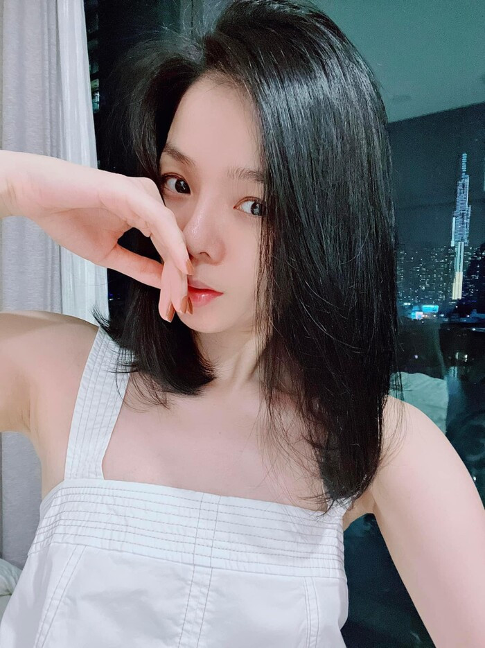 Cuối cùng Lệ Quyên cũng chia sẻ ảnh chiếc cổng nhà '3,6 tỷ đồng cũng không đủ mua' đã hoàn thiện xong