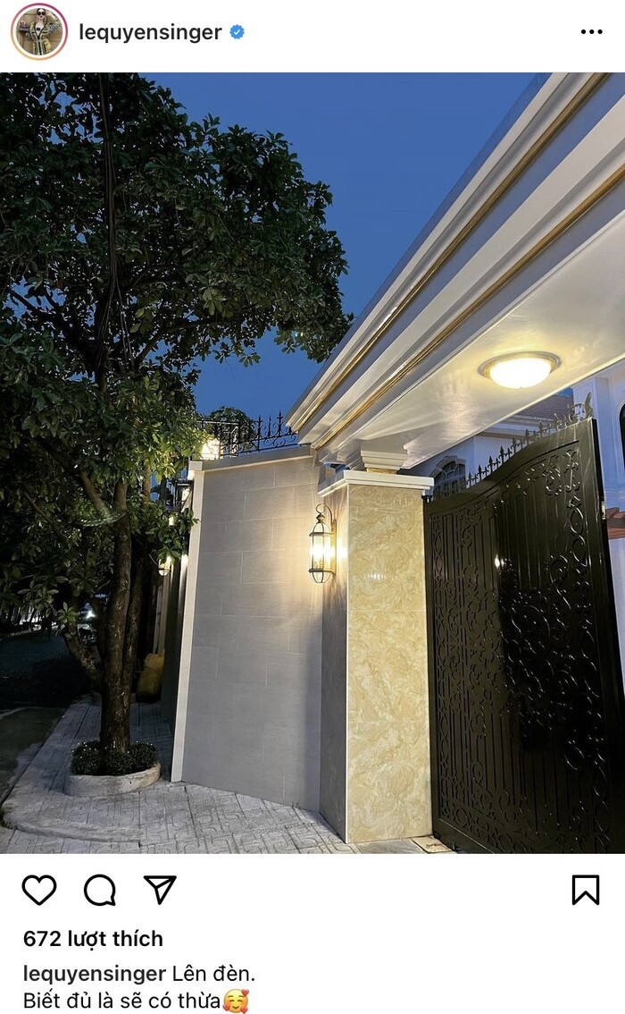 Cuối cùng Lệ Quyên cũng chia sẻ ảnh chiếc cổng nhà '3,6 tỷ đồng cũng không đủ mua' đã hoàn thiện xong