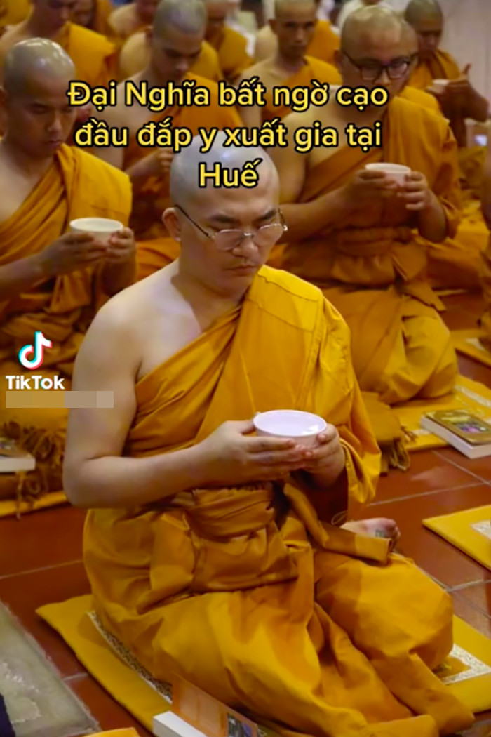 Rộ hình ảnh MC Đại Nghĩa xuống tóc xuất gia Ảnh 1