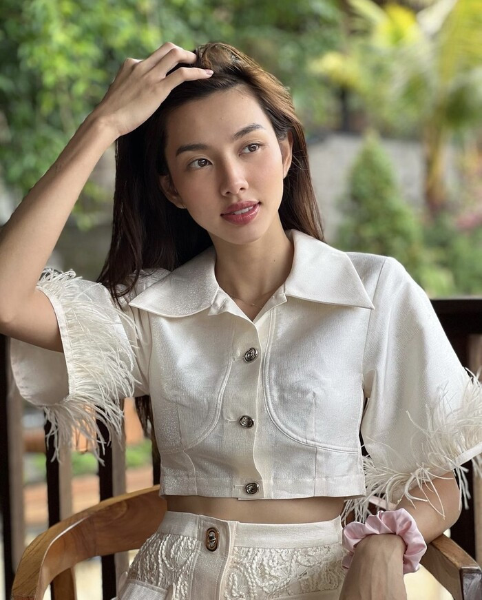 Hoa hậu Thùy Tiên khoe nhan sắc ít phấn son, đẹp nhẹ nhàng trong kì nghỉ đầu tiên hậu kết thúc nhiệm kỳ Ảnh 4