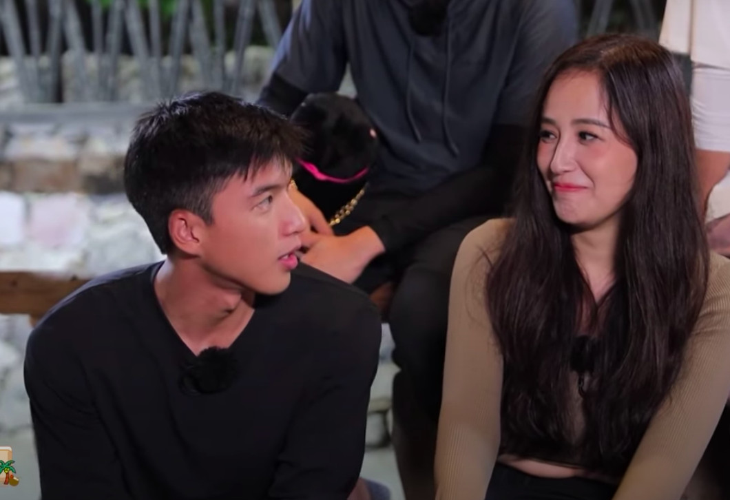 Mai Phương Thúy ngại ngùng khi được HIEUTHUHAI "tỏ tình" - Ảnh 2.