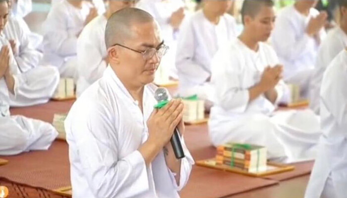 MC Đại Nghĩa bật khóc trong ngày cuối cùng xuất gia Ảnh 2