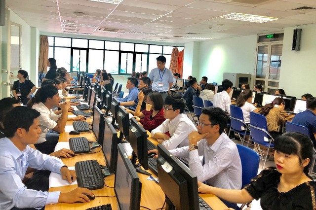 Hà Nội sẽ thí điểm thi tuyển chức danh trưởng phòng, phó phòng - Ảnh 1.