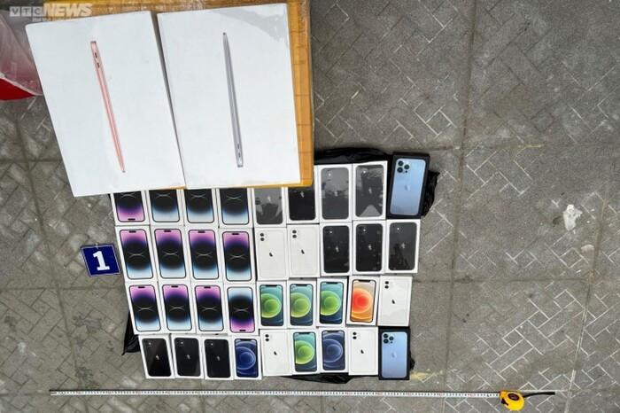 Shipper hóa 'người nhện' đột nhập lấy cắp 36 chiếc iPhone Ảnh 1