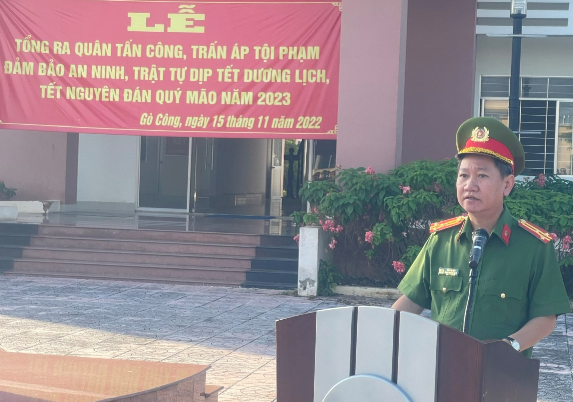 tien-giang-ra-quan-2-1668569204.jpg