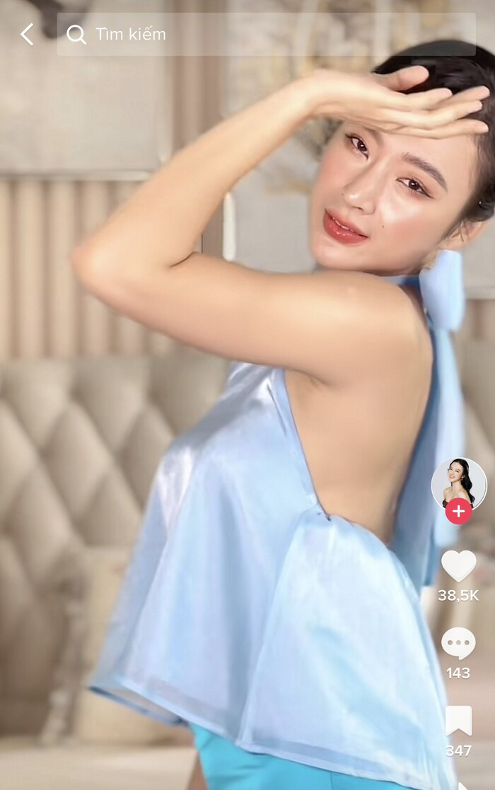 Angela Phương Trinh và những lần mặc yếm làm khán giả 'nóng mắt' Ảnh 3