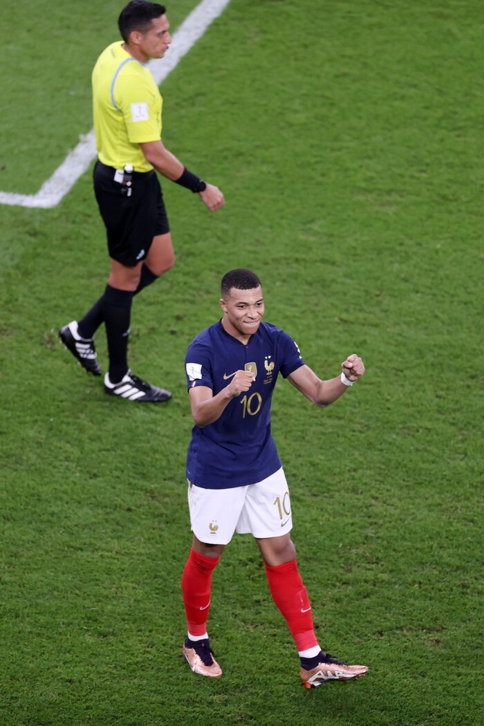 Mbappe ghi 2 bàn giúp Pháp dễ dàng vào tứ kết Ảnh 3