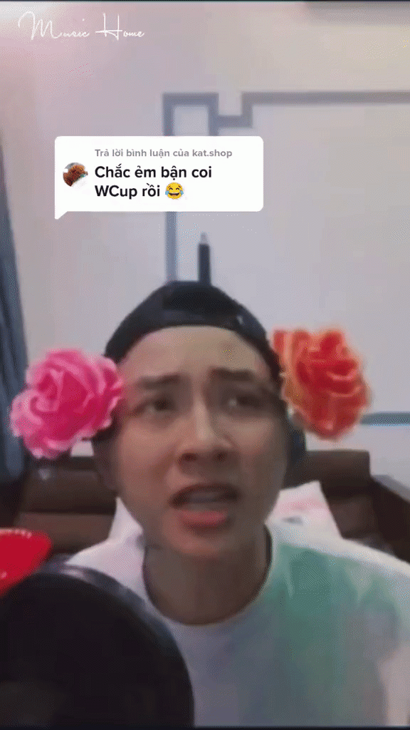Hậu thay đổi diện mạo, Hoài Lâm tiếp tục livestream hát hò tặng fan với hình ảnh 'hoa cài mái tóc' Ảnh 2