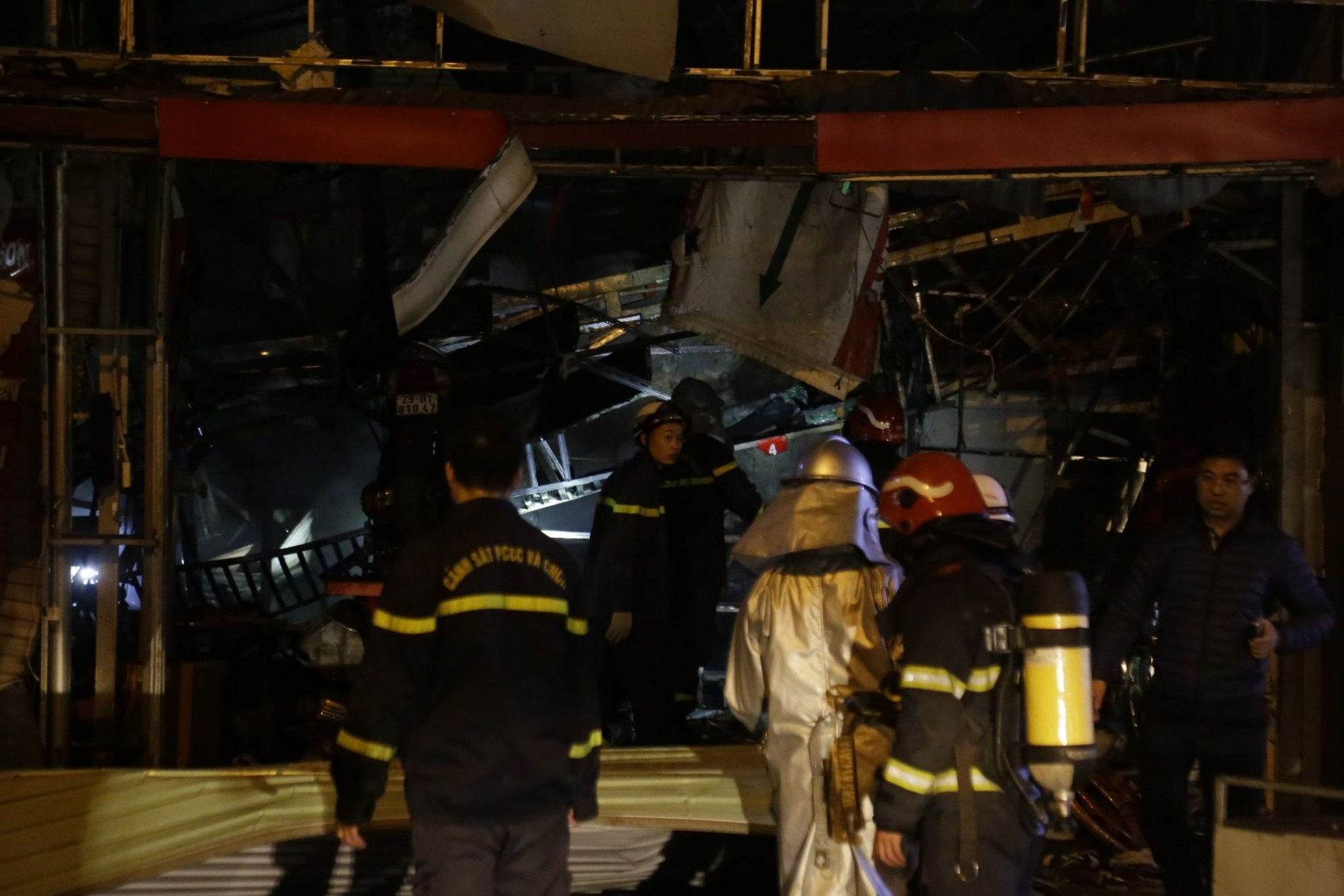 Nổ cửa hàng xe máy ở Hà Nội: Nguyên nhân vụ việc do các nạn nhân thông tin - Ảnh 2.