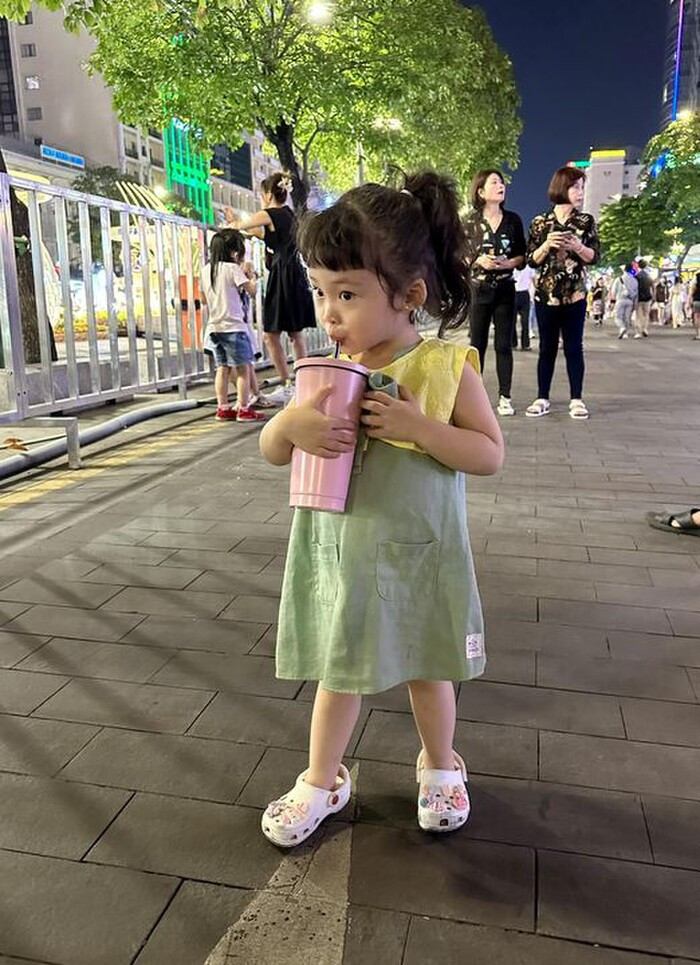 Các sao Việt trong những ngày cận Tết: Người về quê sớm với gia đình, người cố gắng 'chạy show' liên tục Ảnh 5