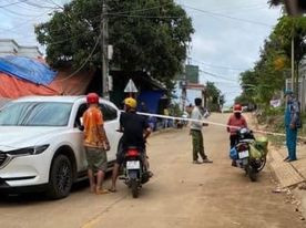 Mâu thuẫn, chồng đâm vợ nguy kịch tối 29 Tết Ảnh 1