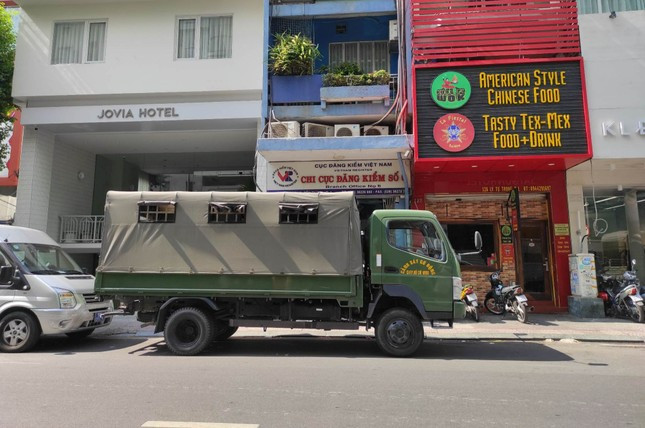 Công an khám xét trụ sở Chi cục Đăng kiểm số 9 ở Vũng Tàu ảnh 2