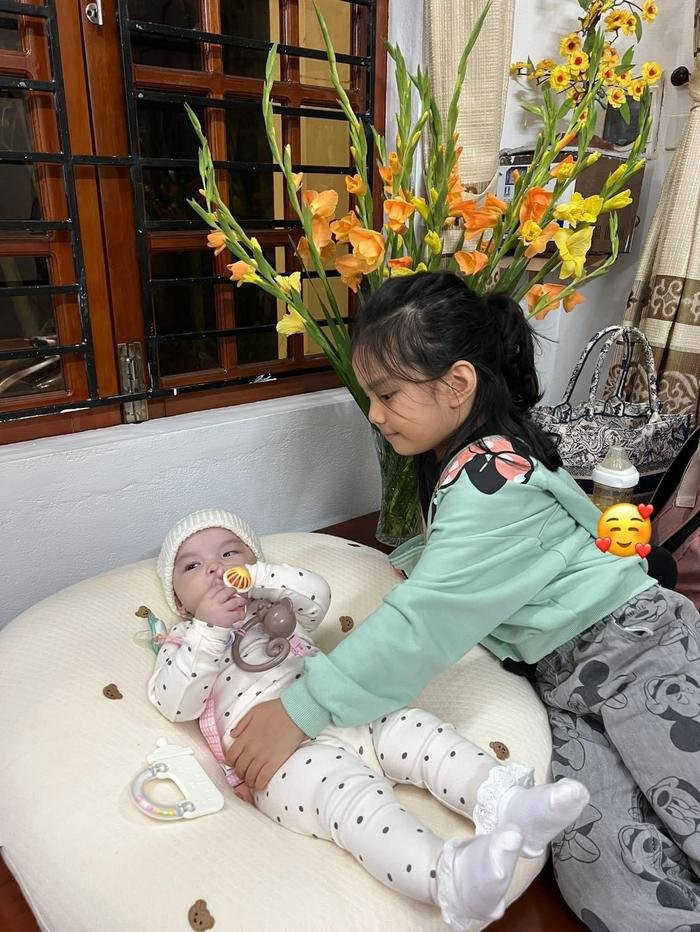 Ái nữ đổ bệnh, Phạm Quỳnh Anh thấp thỏm đứng ngồi không yên Ảnh 3