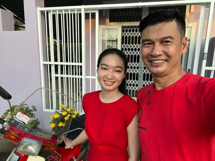 Cưới vợ kém 26 tuổi chưa đầy một năm, Tiết Cương thông báo tin vui, còn khoe luôn nhắn sắc bà xã Ảnh 1