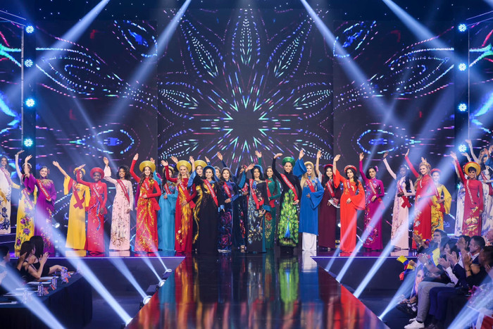 Rò rỉ hình ảnh khấu chung kết Miss Charm 2023: Hoành tráng thật hay giống hội trường đại học? Ảnh 2
