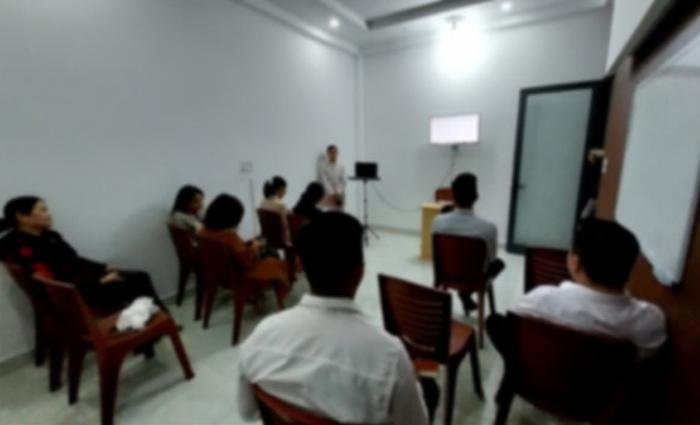 Bắt quả tang nhóm người ở Hội An tụ tập sinh hoạt 'Hội thánh Đức Chúa Trời mẹ' Ảnh 1