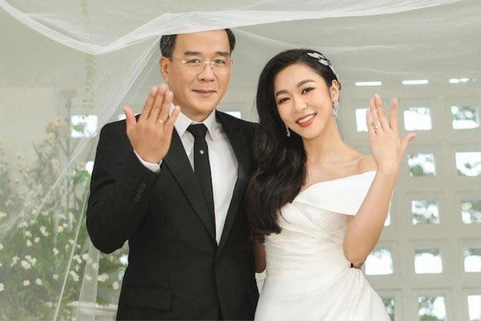 Động thái đáng chú ý của ca sĩ Hà Thanh Xuân giữa tin đồn 'đường ai nấy đi' với chồng 'vua cá Koi' Ảnh 1