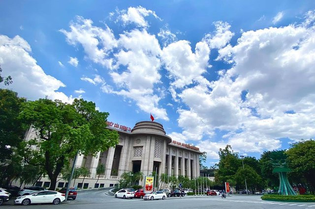 Ngân hàng Nhà nước hạ một số lãi suất điều hành - Ảnh 1.