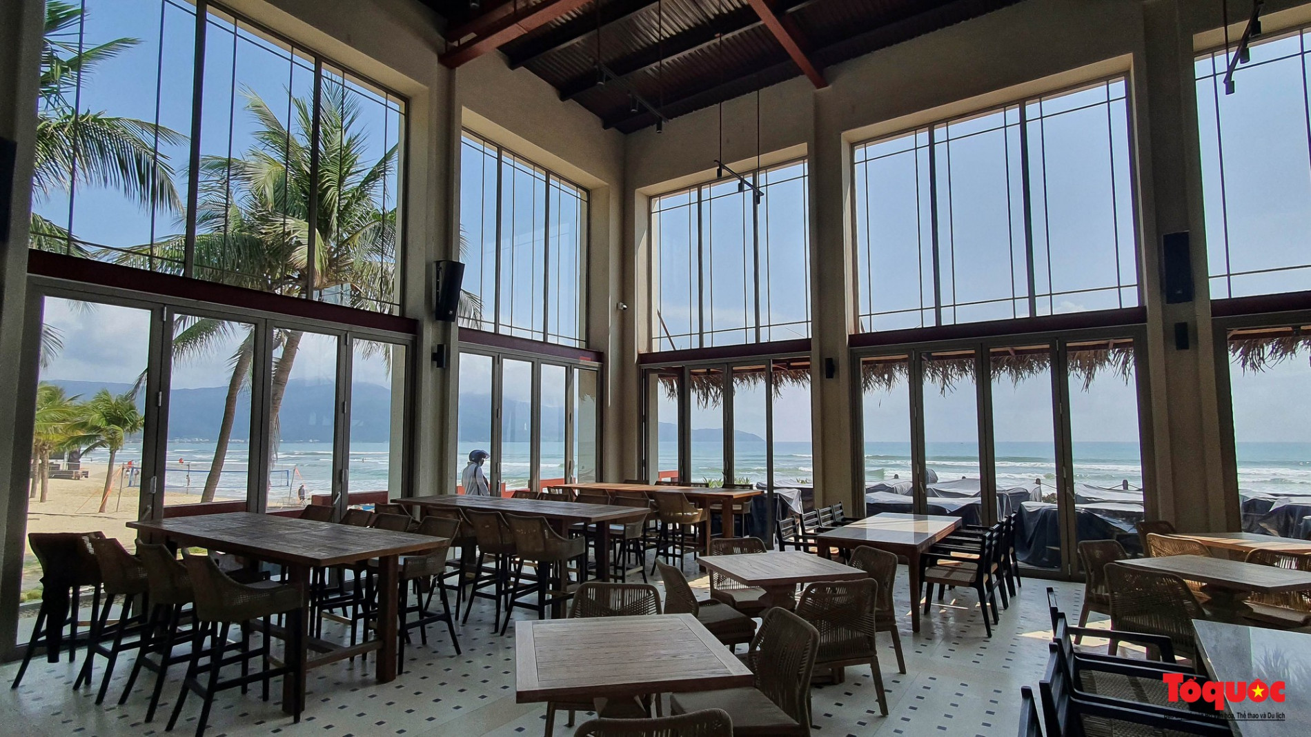 Nhiều nhà hàng, khách sạn ở Đà Nẵng nâng cấp, sửa chữa để đón khách Trung Quốc - Ảnh 10.