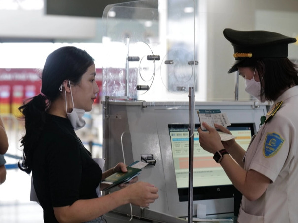 Từ 17/4, thí điểm xác thực khuôn mặt, vân tay hành khách khi đi máy bay tại Cảng hàng không quốc tế Nội Bài - Ảnh 3.