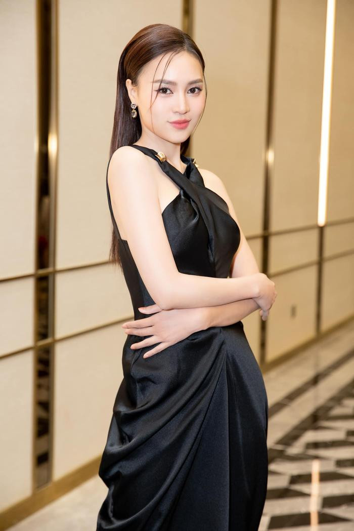 Ninh Dương Lan Ngọc 'hé lộ' thời điểm kết hôn, netizen nghi ngờ liên quan đến S.T Sơn Thạch Ảnh 1