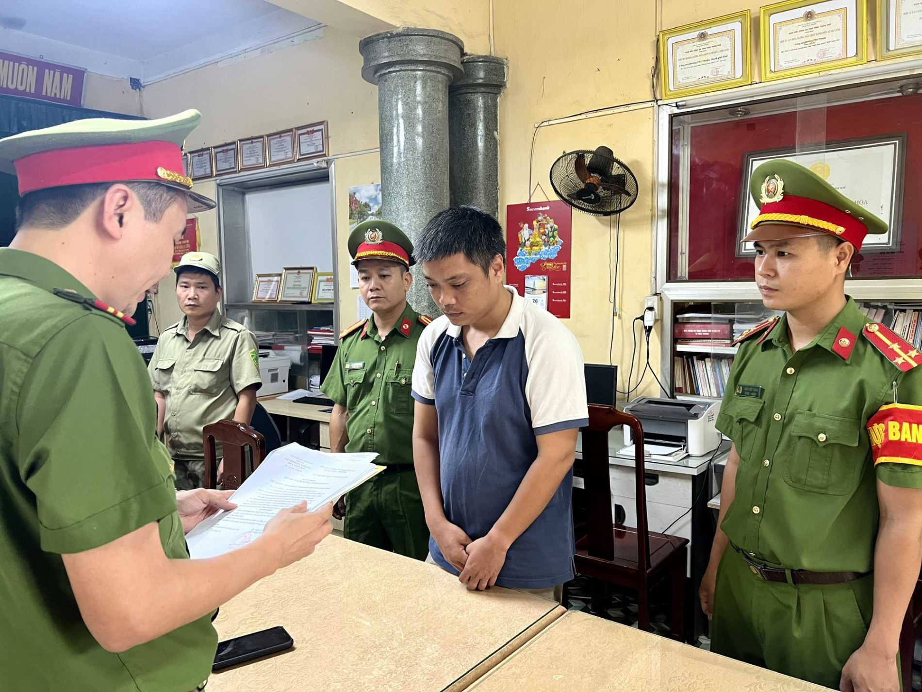 Bắt giám đốc công ty chiếm đoạt 4,8 tỷ đồng để trả nợ do làm ăn thua lỗ - Ảnh 1.