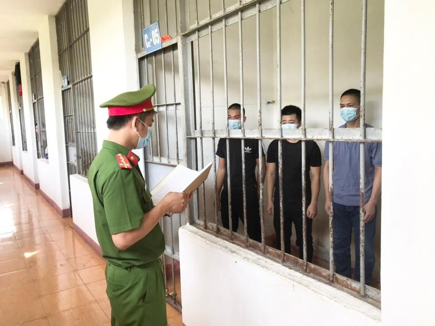 Người đang bị tạm giữ, tạm giam có được quyền tố cáo?
