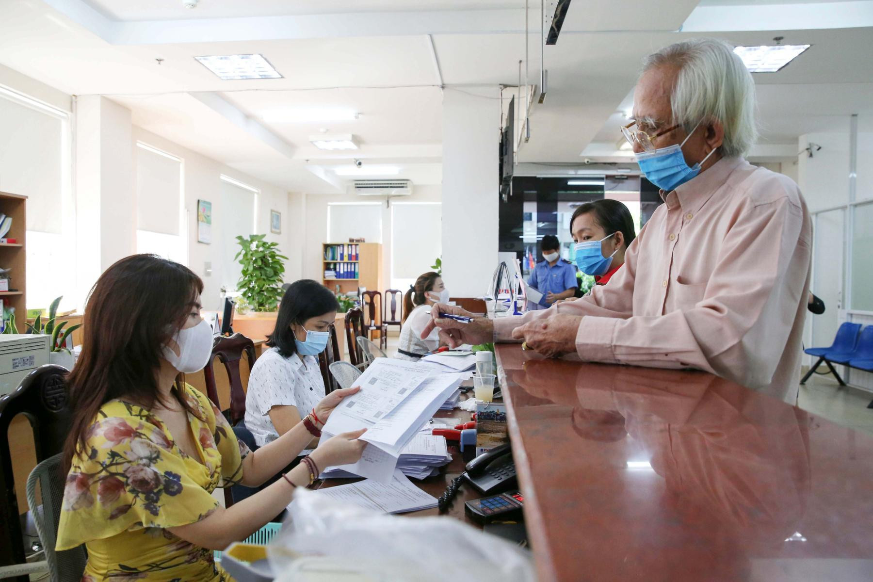 Đề xuất giảm tuổi nghỉ hưu theo nguyện vọng