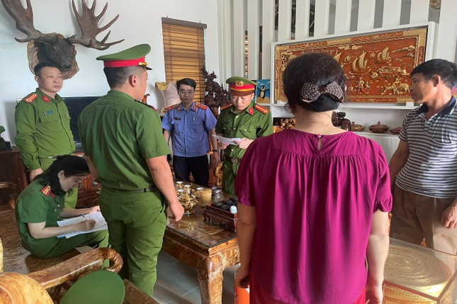 Bắt hai cựu lãnh đạo trung tâm phát triển quỹ đất tại Hà Nam ảnh 1