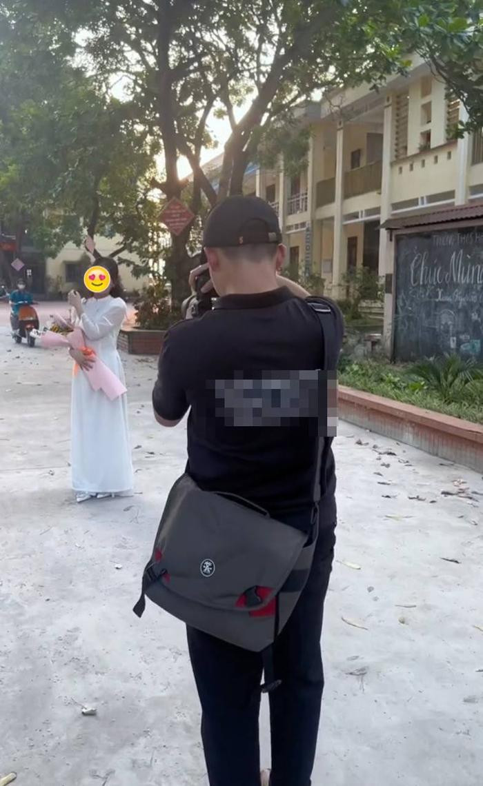 Nữ sinh cuối cấp trong drama kỷ yếu 600k bất ngờ được một studio có tiếng mời về chụp, kết quả thế nào? Ảnh 4