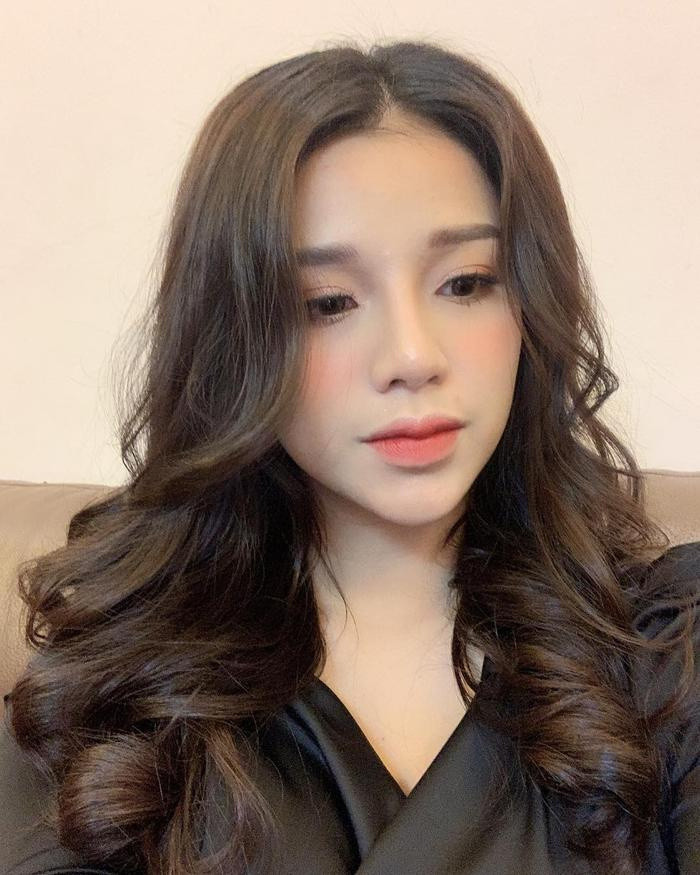 Vợ Bùi Tiến Dũng đăng đàn căng đét giữa đêm: 'Loại bố rẻ mạt, chưa bao giờ xứng đáng' Ảnh 1