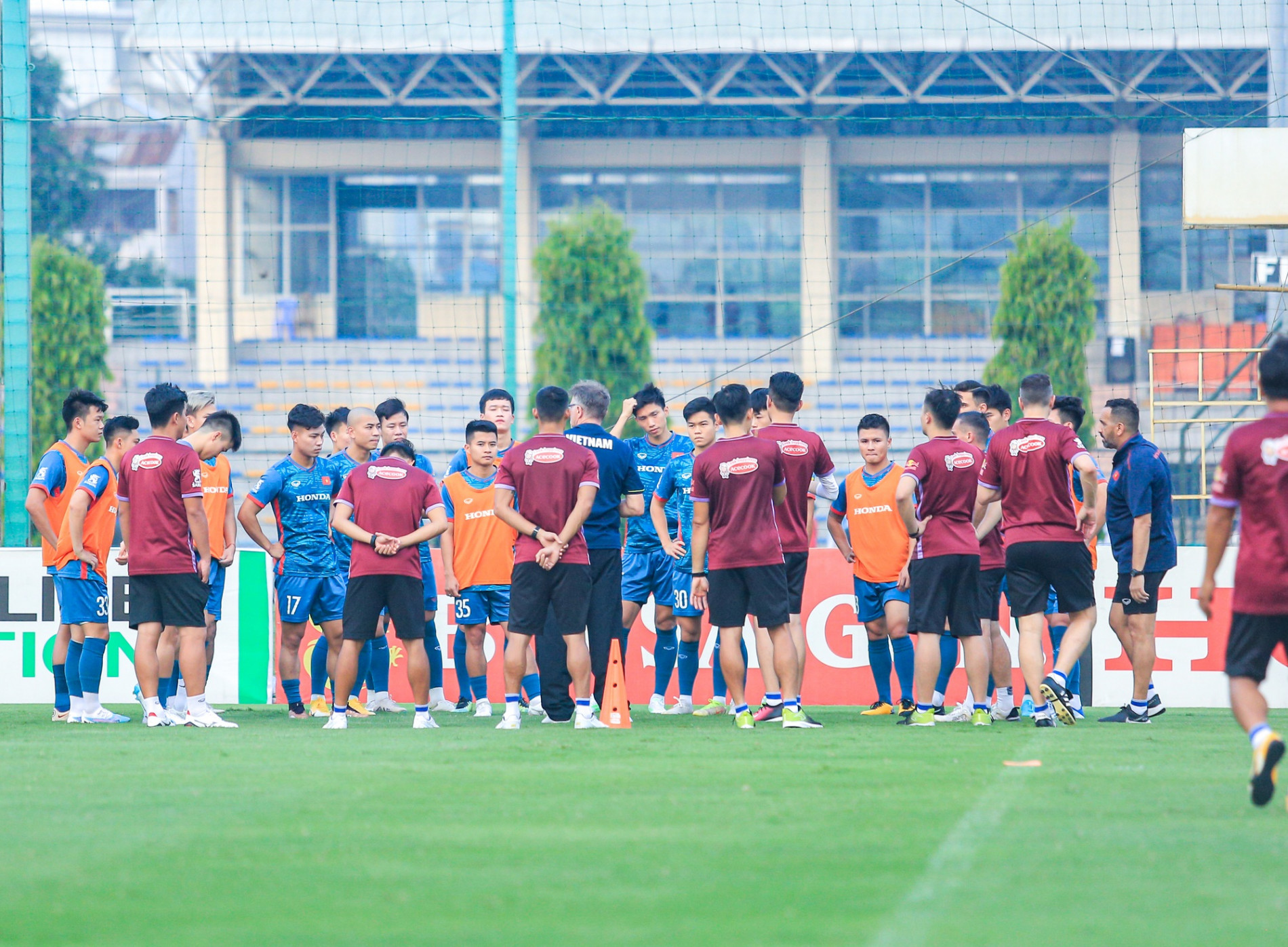 Duy Mạnh: 'Công Phượng, Quang Hải, Văn Toàn đặc biệt với bóng đá Việt Nam' - Ảnh 2.
