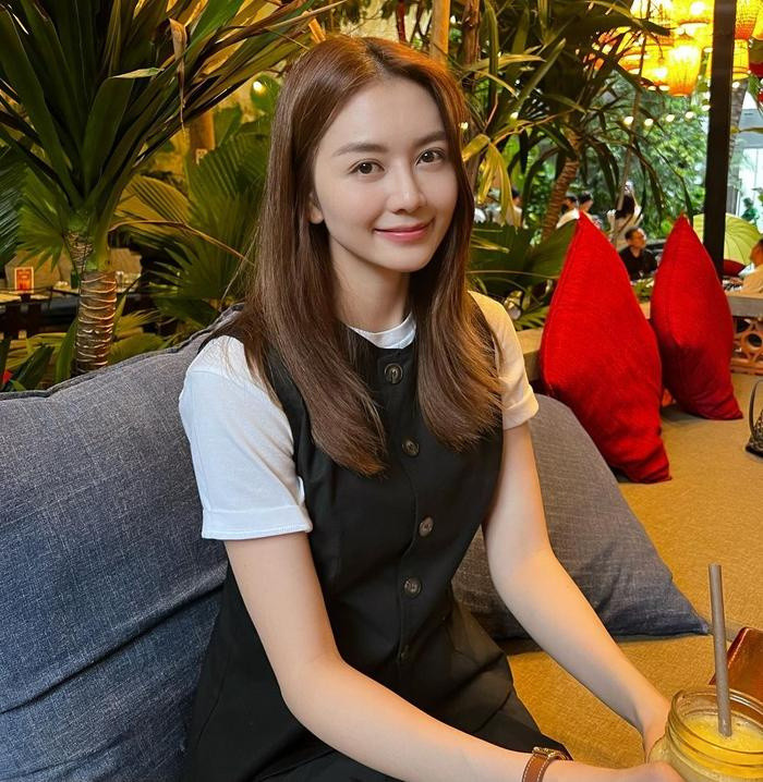 Chị em nhà Thiều Bảo Trang, Thiều Bảo Trâm khéo khoe nhan sắc 'đẹp từ trong trứng nước' Ảnh 4
